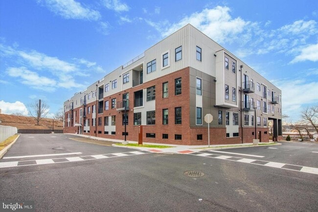 Building Photo - 3449 Scotts Ln