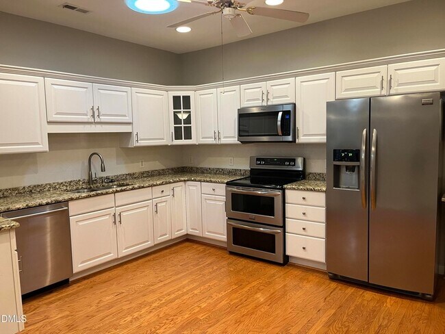 Building Photo - 1021 Thistle Briar Pl