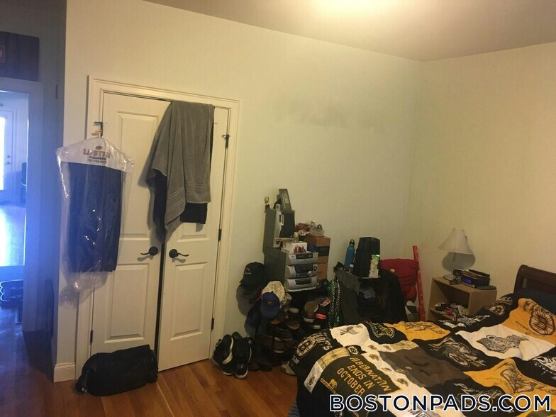 Building Photo - 21 Washburn St