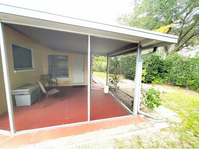 Building Photo - 245 Bel Forest Dr