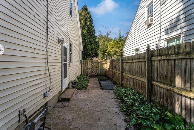 Building Photo - 345 Burroughs Dr