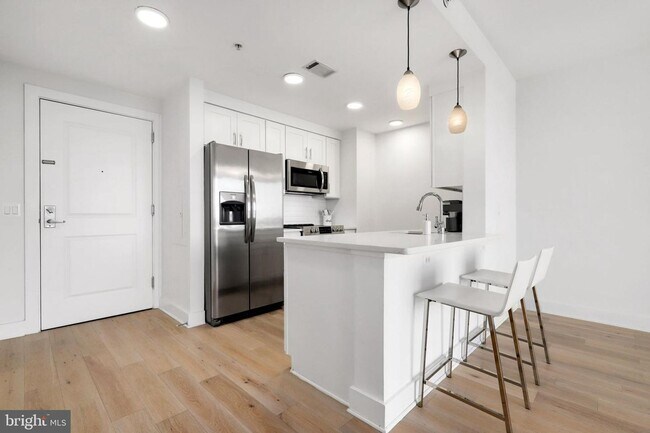 Building Photo - 2bed/1bath at The Odyssey with Garage Park...