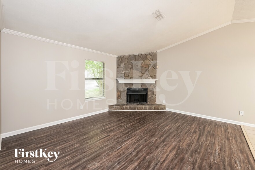 Building Photo - 652 Sunfield Dr NW