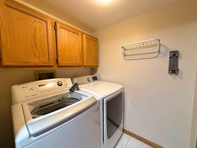 Building Photo - 4797 Amber Cir