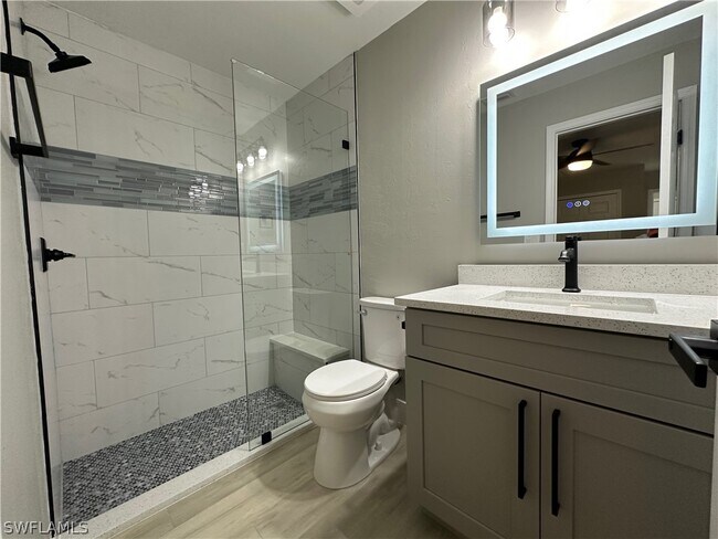 Building Photo - 9165 Seville Rd