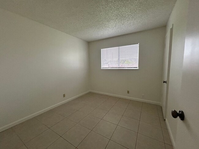 Building Photo - Lovely 3-Bedroom, 2-Bath Home with Spacious Backyard