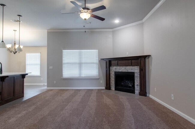 Building Photo - A Charming 3BD/2BTH Retreat with Modern El...