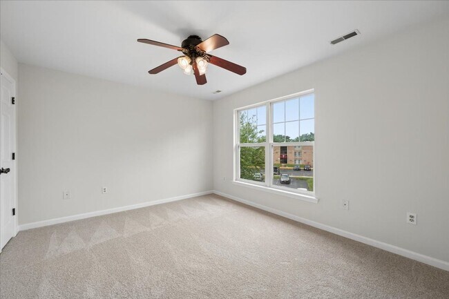 Building Photo - 442 Blossom Ln