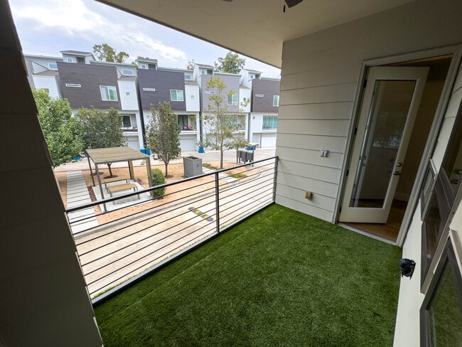 Building Photo - 2717 St Emanuel St