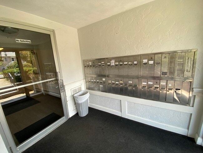 Building Photo - 55 Elmwood Park