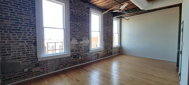 Building Photo - 201 E Chambers St