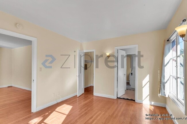 Building Photo - 1052 45th St
