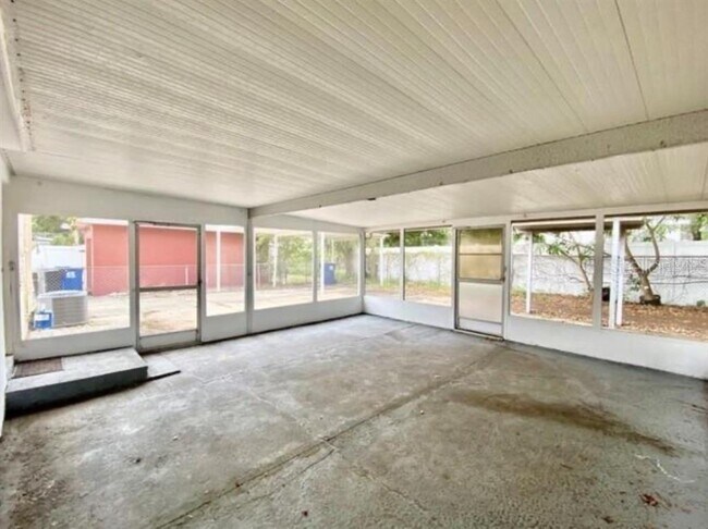 Building Photo - 1409 28th Ave S