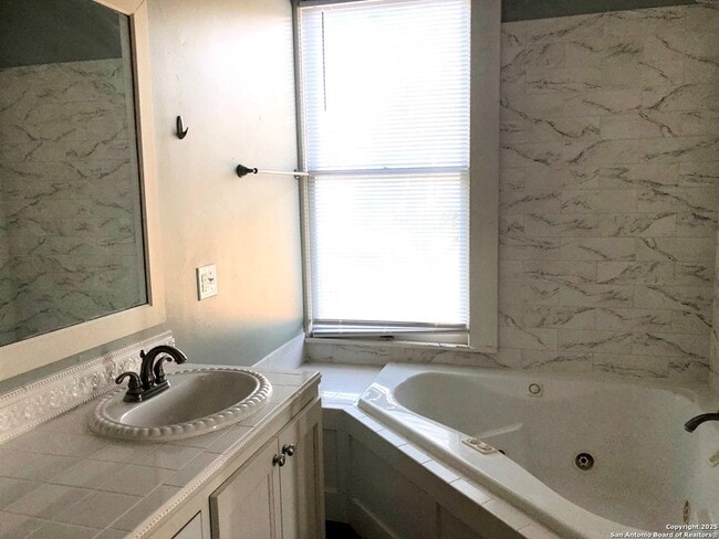 Building Photo - 119 Idlewilde Blvd