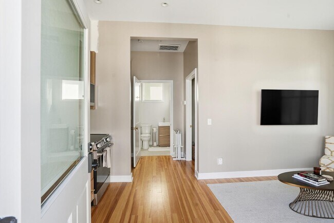 Building Photo - 309 Lorch St