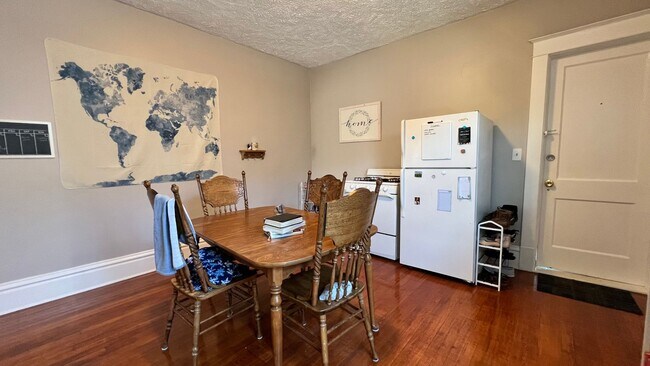 Building Photo - 1211 Bridge St NW