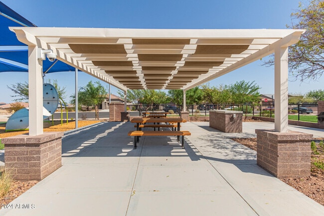 Building Photo - 21366 W Almeria Rd