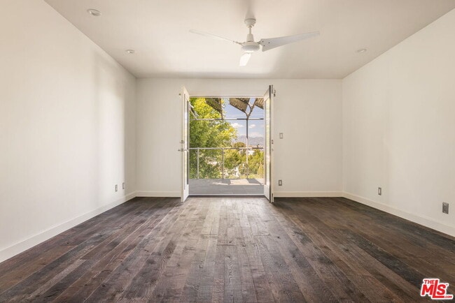 Building Photo - 4075 Los Nietos Dr