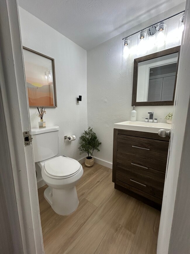 Building Photo - 5838 Collins Ave