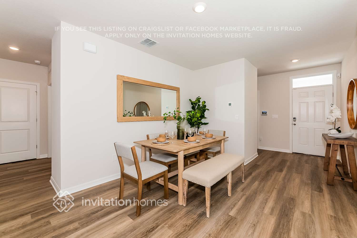 Building Photo - 8048 Majestic Palms Ct