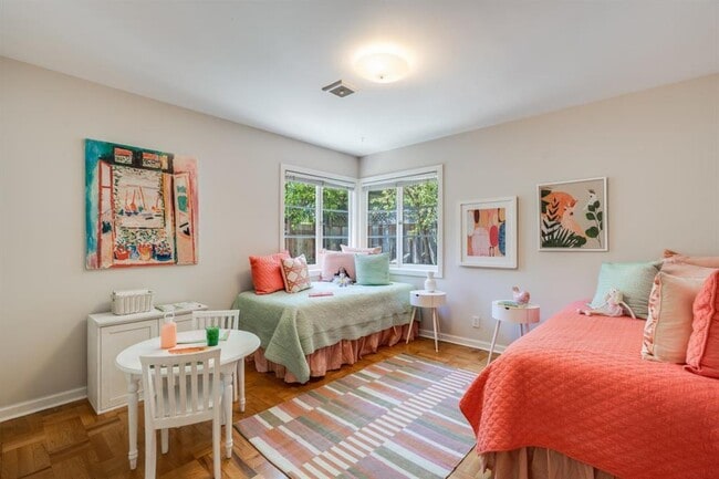 Building Photo - 831 Bruce Dr