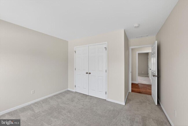 Building Photo - 208 Liberty Cir