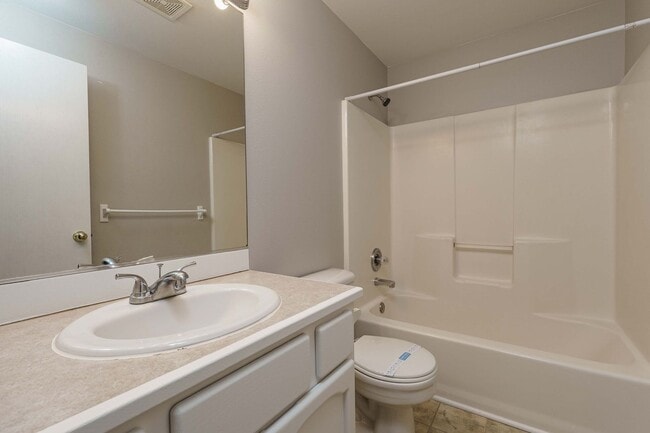 Building Photo - A/C Equipped 4 Bedroom 2.5 Bath Located in Desirable Fishers Grove - Union, Shahala and Ilahee Sc...