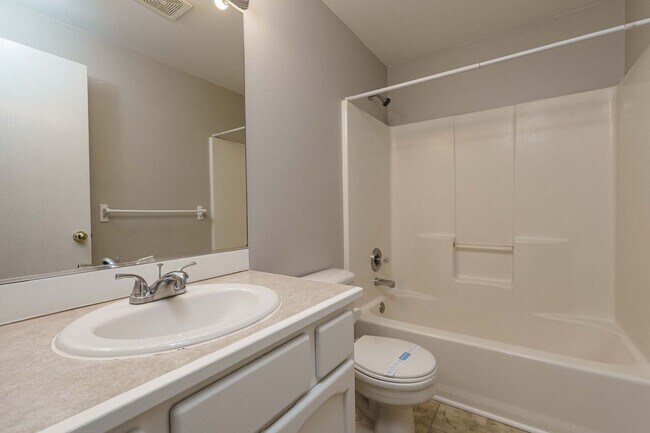 Building Photo - Ask About Specials! A/C Equipped 4 Bedroom 2.5 Bath Located in Desirable Fishers Grove - Union, S...