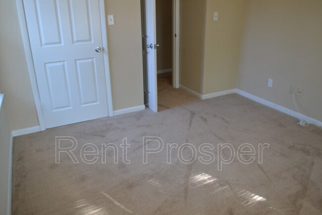 Building Photo - 4401 Thornbriar Ln