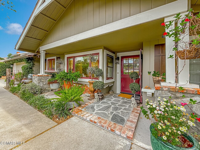 Building Photo - 1888 El Monte Dr