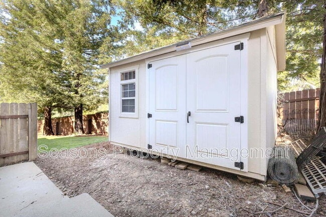 Building Photo - 1688 El Capitan Dr