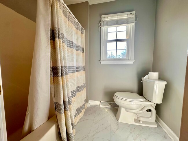 Building Photo - Beautiful 3-bedroom, 2.5-bath home in Clemmons