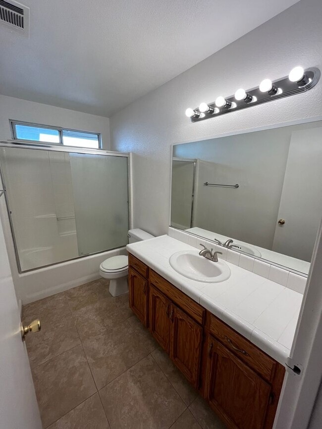 Building Photo - NE Visalia home coming soon