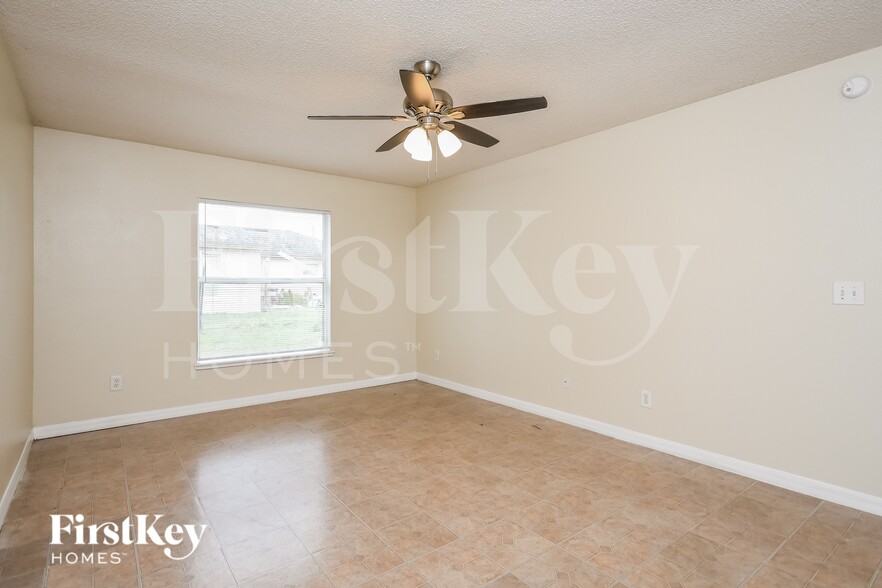 Building Photo - 646 Crane Dr