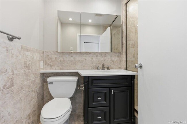 Building Photo - 100 W Broadway