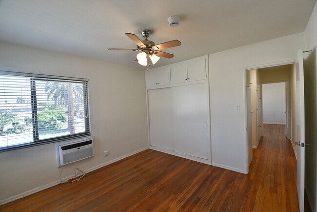 Building Photo - 5103 Cahuenga Blvd
