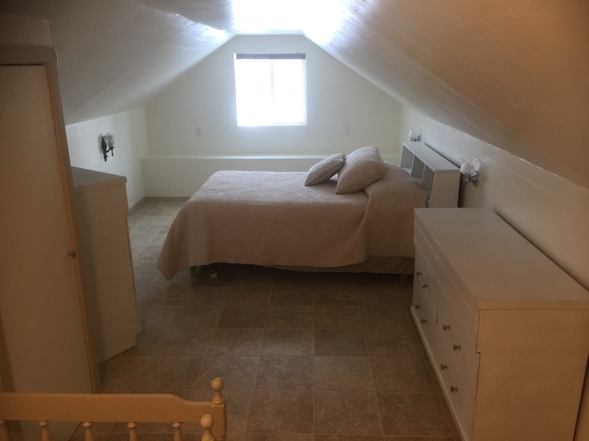 Building Photo - 1229 Parkhill Dr