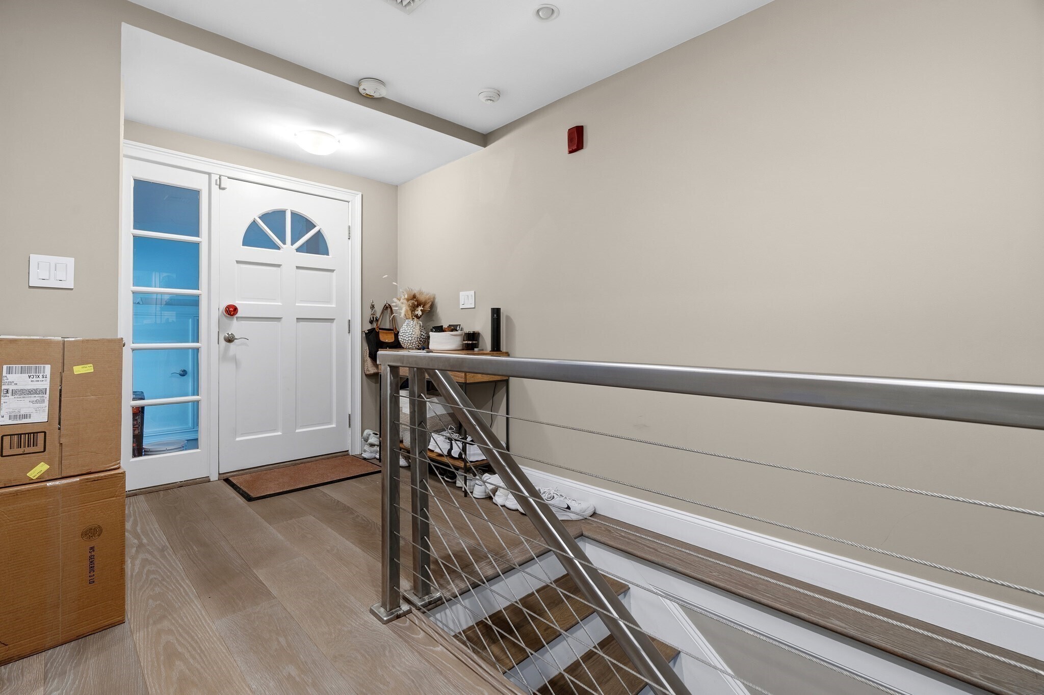 Building Photo - 98 Waltham St