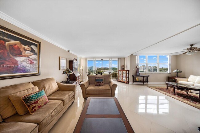 Building Photo - 3095 N Course Dr