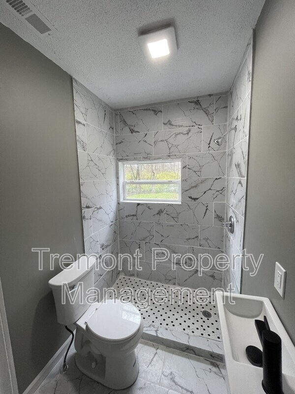 Building Photo - 1710 South Kelley Street