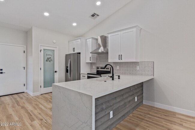 Building Photo - 11 N Concord St