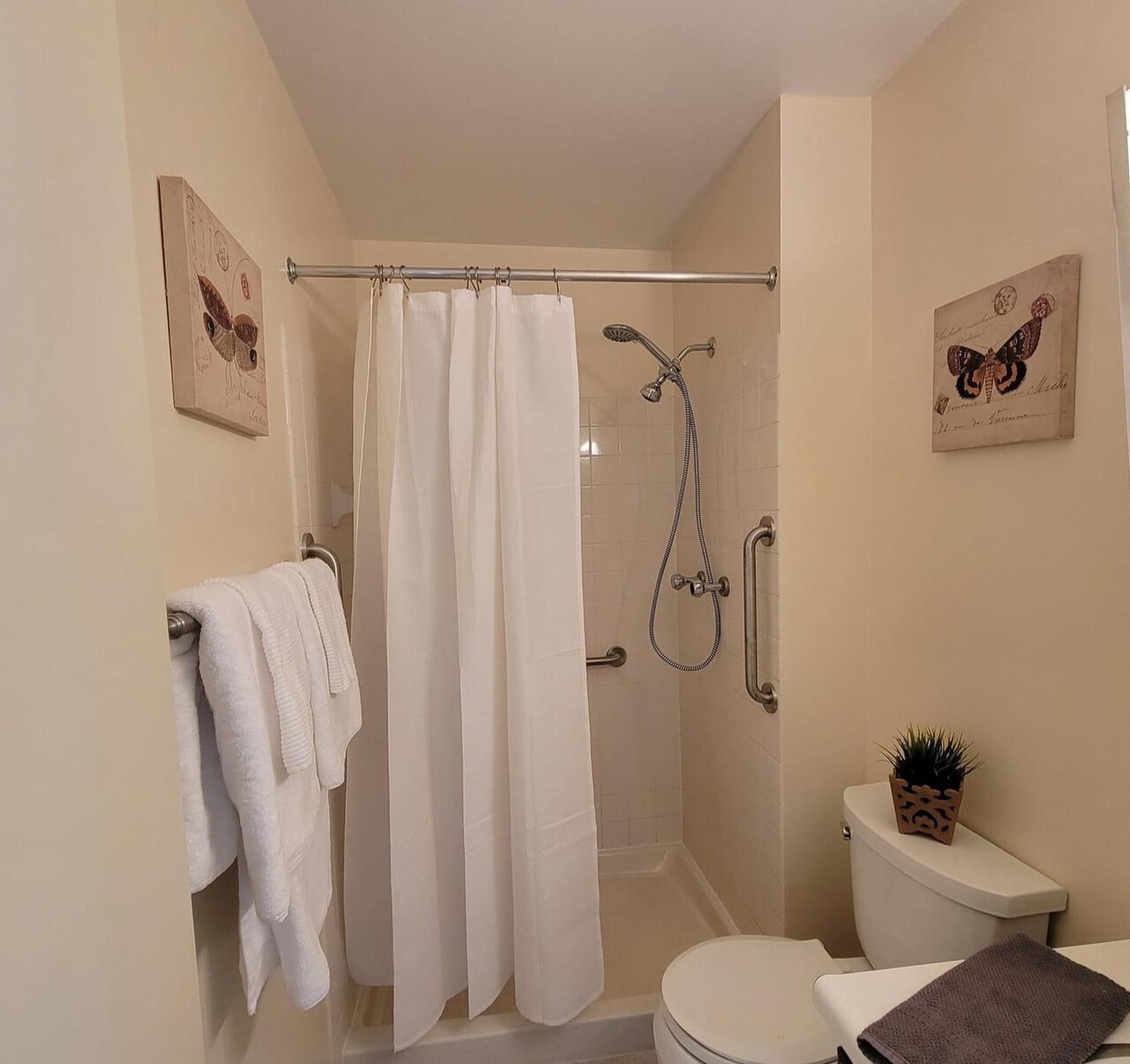 Building Photo - 8417 Canning Terrace