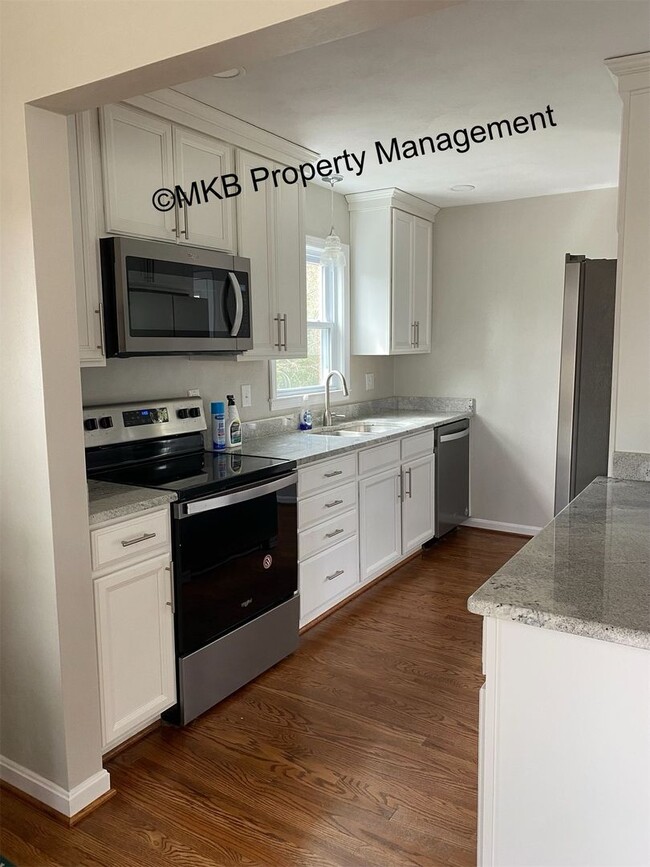 Building Photo - Beautiful Ranch located in Roanoke County