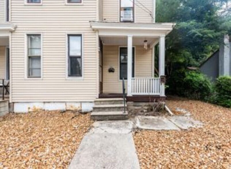 Front Entrance - 312 N 10th St