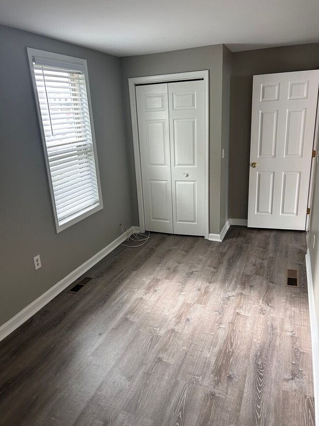 Building Photo - 206 N Railroad Ave