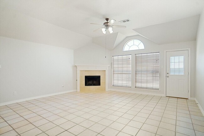 Building Photo - Beautiful North Fort Worth Home