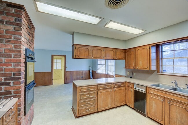 Building Photo - Rental Property