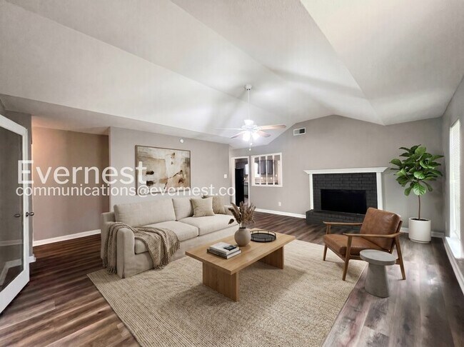 Building Photo - 3985 Fernway Dr