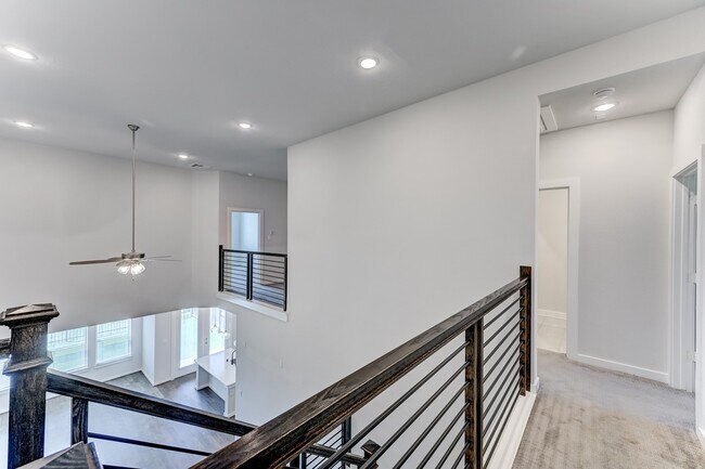 Building Photo - 6570 Scarlet Pond Ln