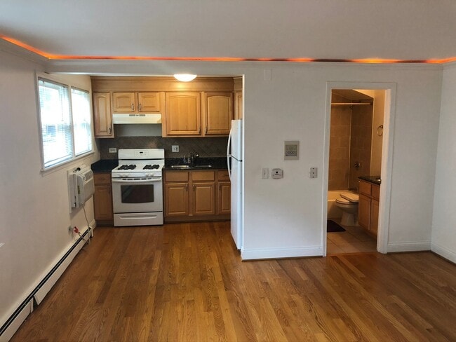 Building Photo - 4938 N Leonard Dr